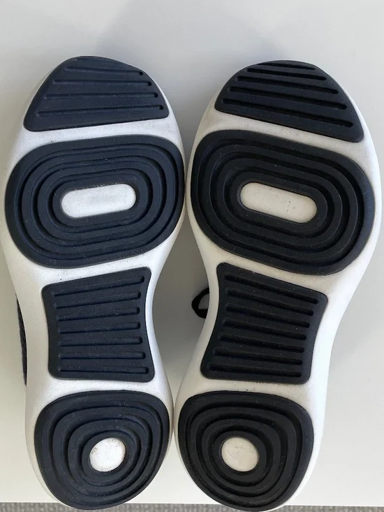 Allbirds Strider Natural Black 6.5 Medium Like new condition - Picture 5 of 6